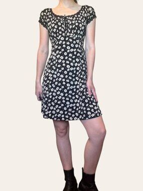 Monteau black and white floral milkmaid mini dress - Small